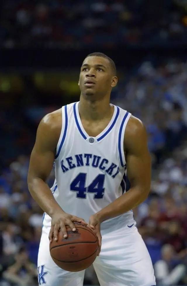 坚实的一步 坚实的一步